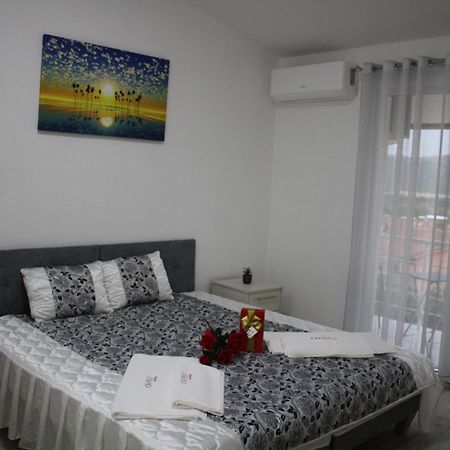 Chorev Apartments Valandovo Bagian luar foto