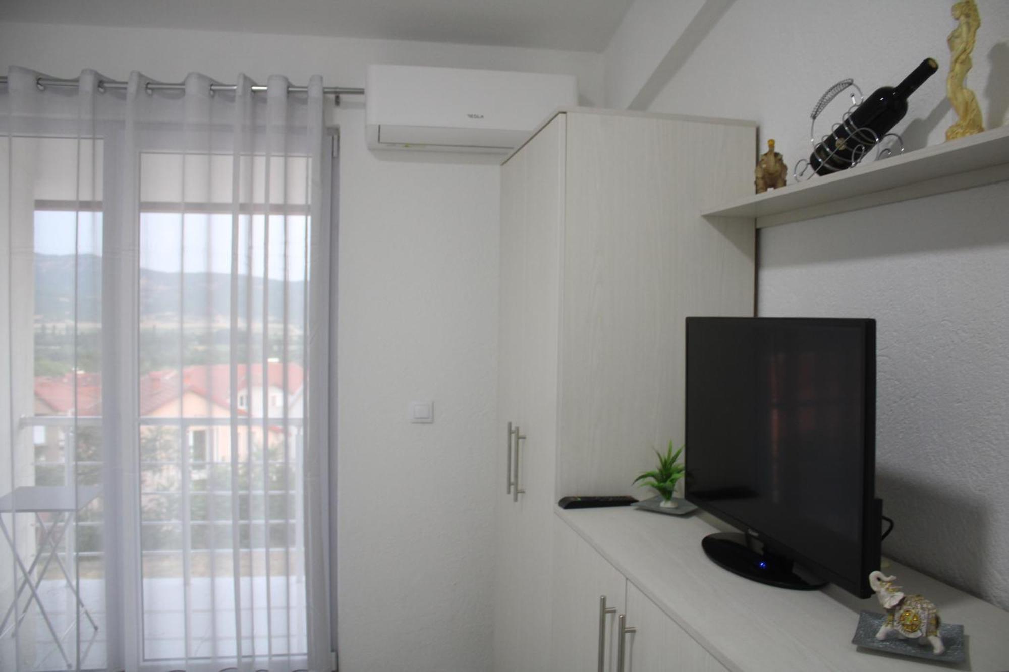 Chorev Apartments Valandovo Bagian luar foto